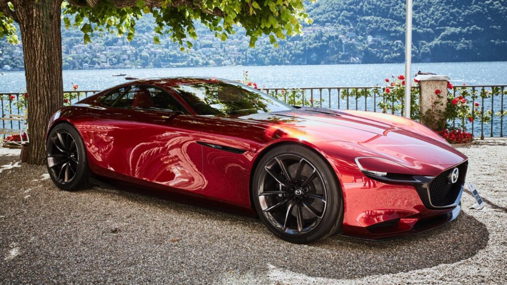 Mazda patenteeris vankelmootoriga tagaveolise hübriidsportkupee Mazda RX Vision Concept