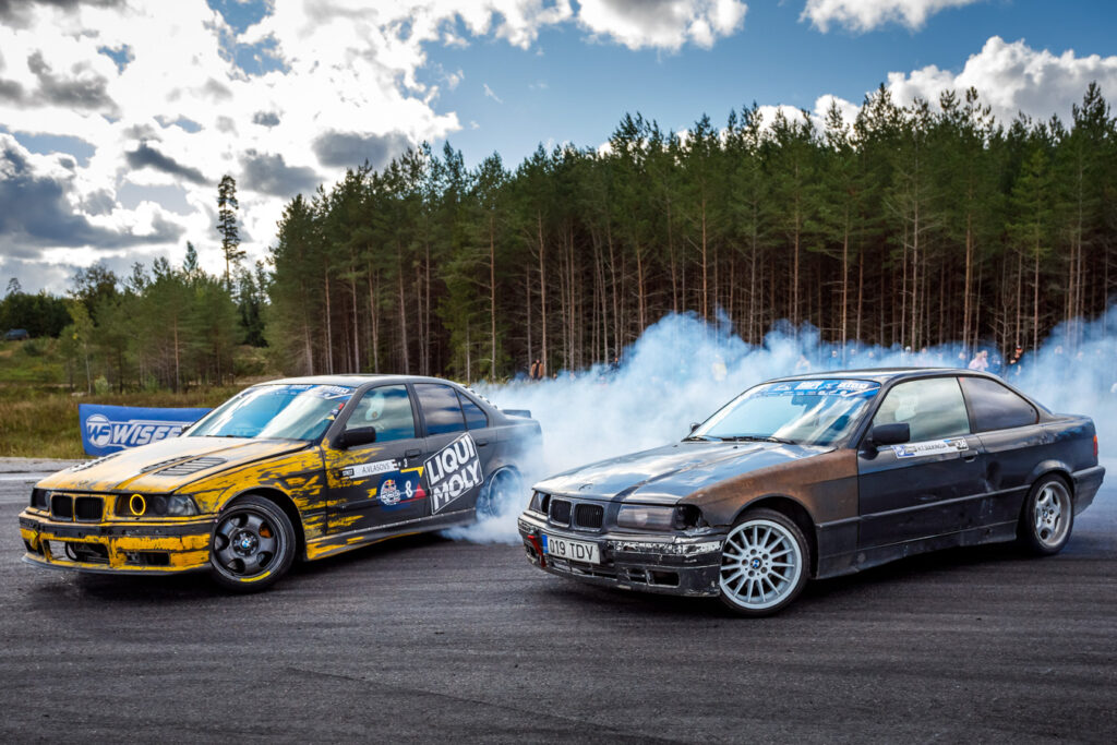 Driftihooaja lõpetas vaatemänguline võistlus Kehalas Eesti drift