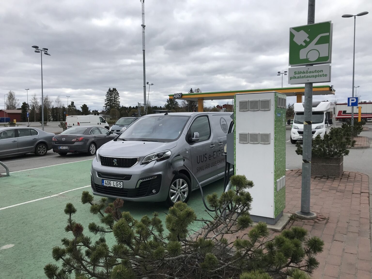 Paberitelt reaalsusesse – elektrikaubikuga päriselt tööd tegemas Peugeot e-Expert