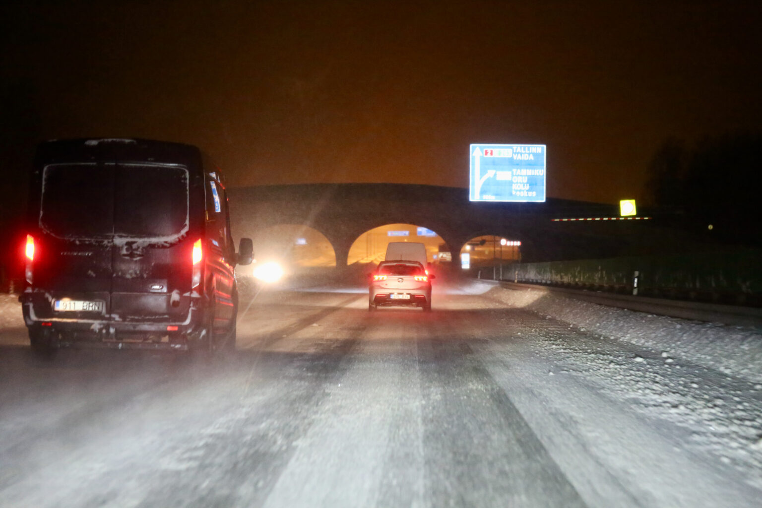 Maanteedel algas talv: 110 km/h liiklusmärgid lähevad puhkusele maanteedel talv