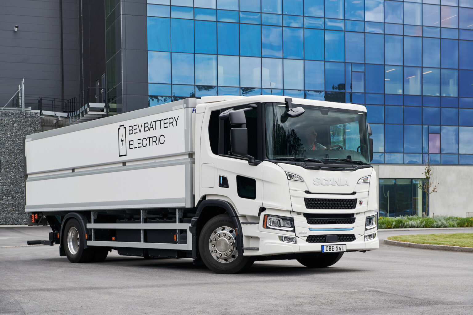 Scania elektriveok pälvis 2022. aasta jätkusuutliku veoki auhinna Scania 25 P