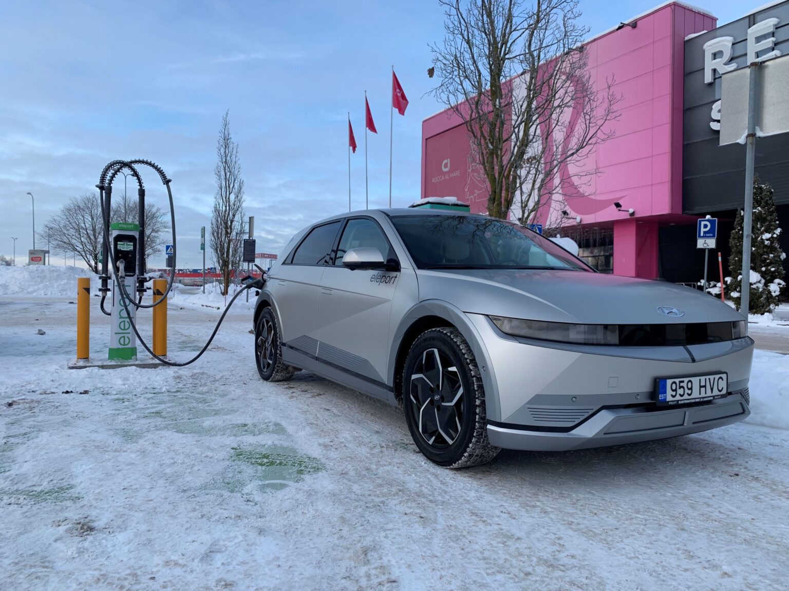 Eleport pakub kaubanduskeskustele tasuta laadimispunkti paigaldamist Eleport Rocca al Mare