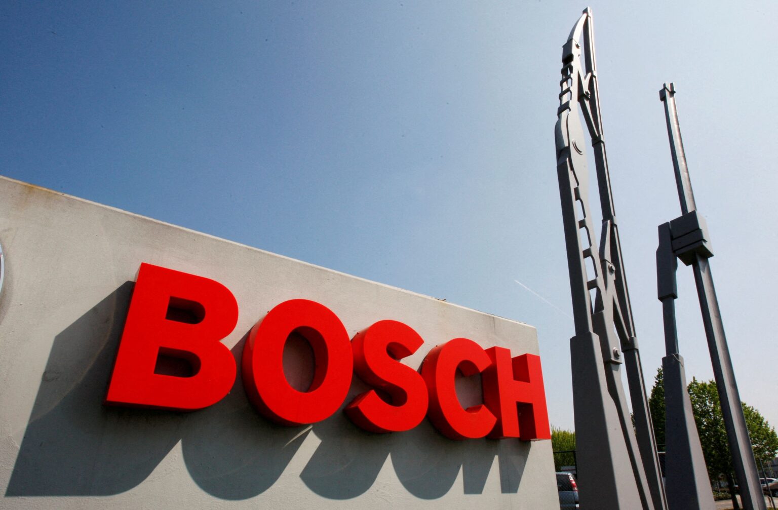Boschi osi leiti Vene sõjatehnikas, firma lõpetab Venemaal tegevuse Bosch logo