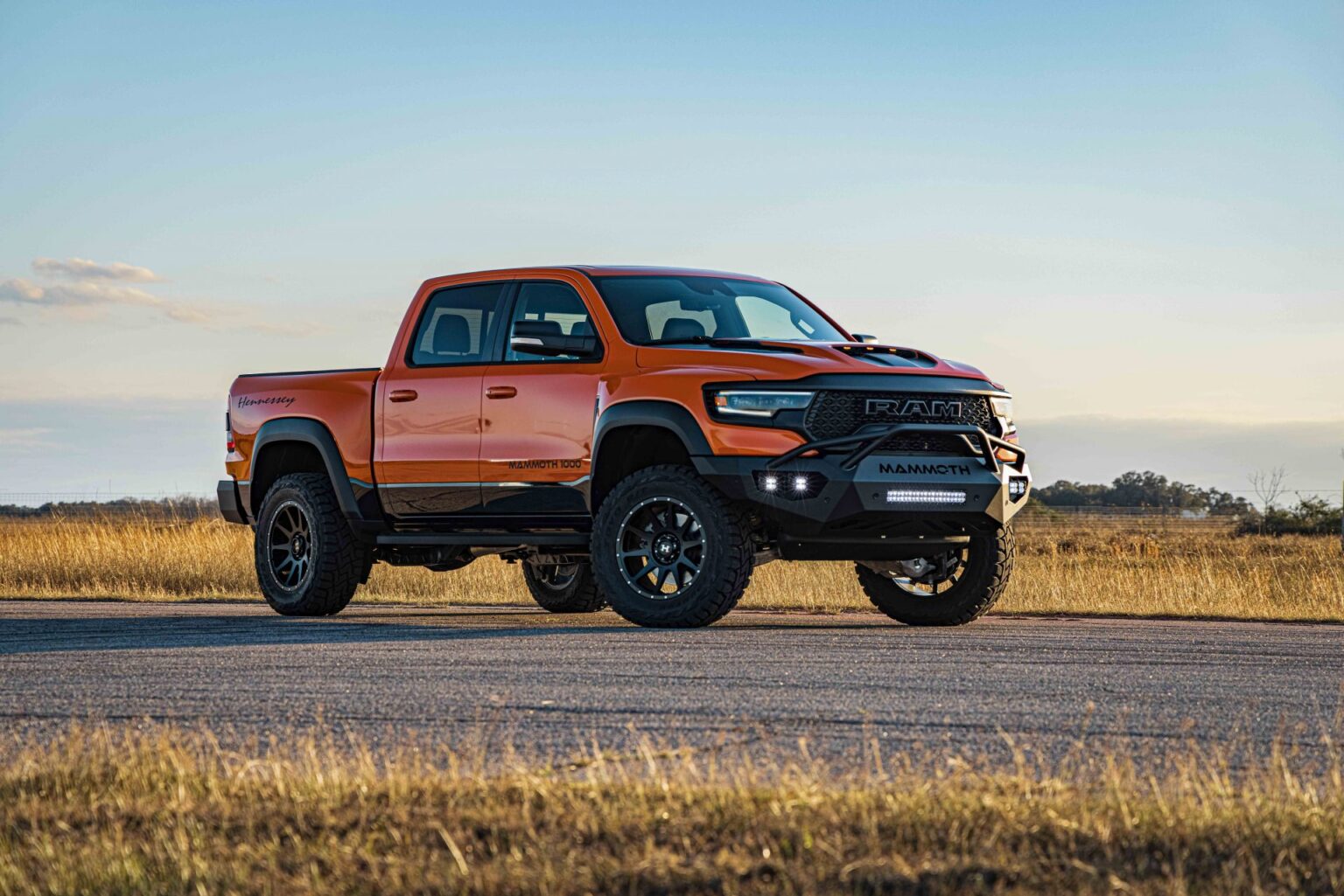 Soomes on müügil 1000 hj Hennessey tippkiirusega 93 km/h Hennessey Mammoth