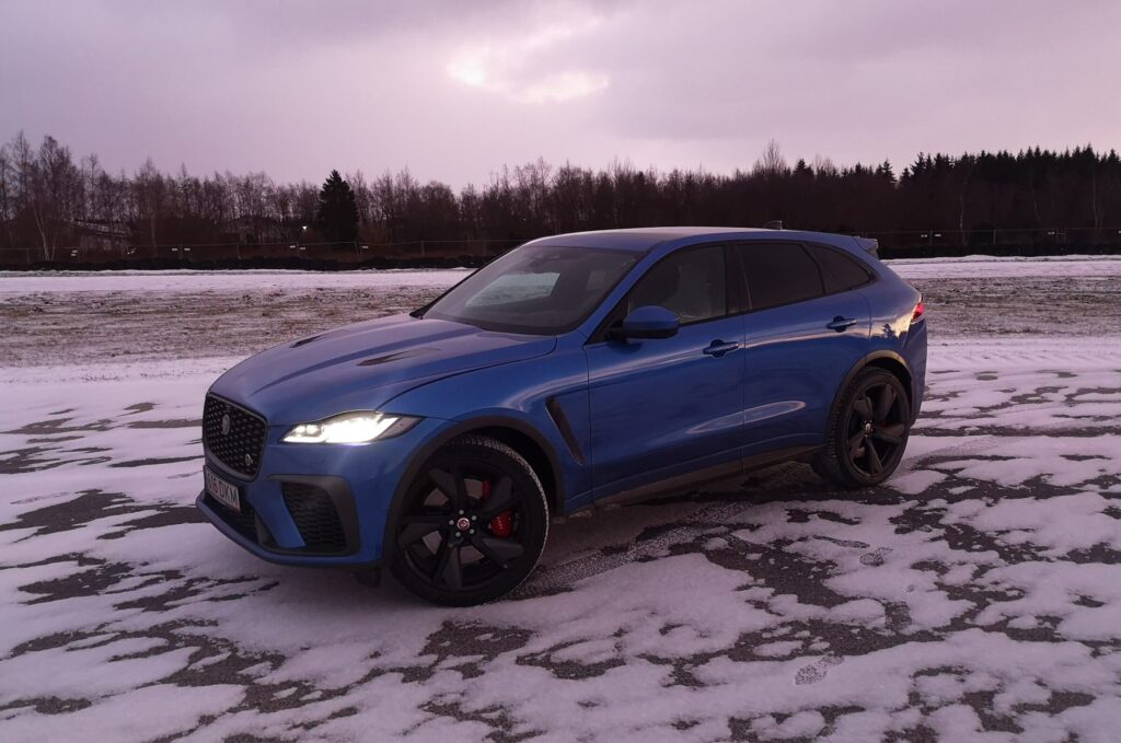 Jaguar F-Pace SVR