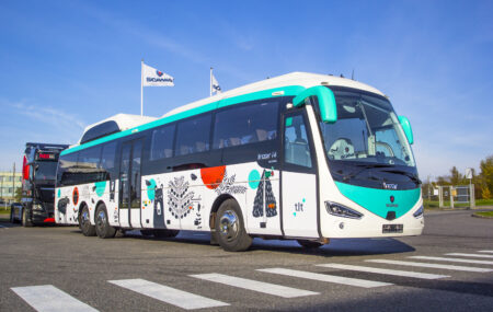 Pühapäeval toimub Tallinna Buss 100 koguperepäev Koolibuss