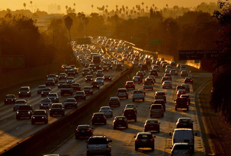 California liiklus, Mark Ralston/Agence France-Presse/Getty Images