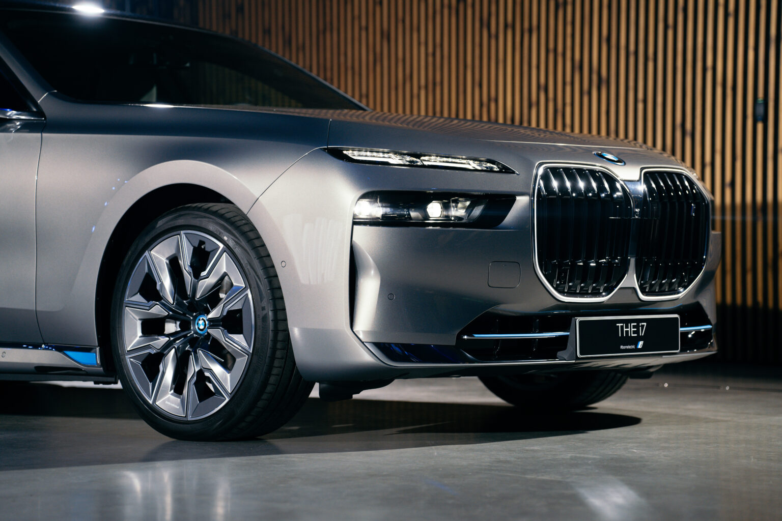 BMW arendab vedrustust, mis toodab autole voolu BMW i7