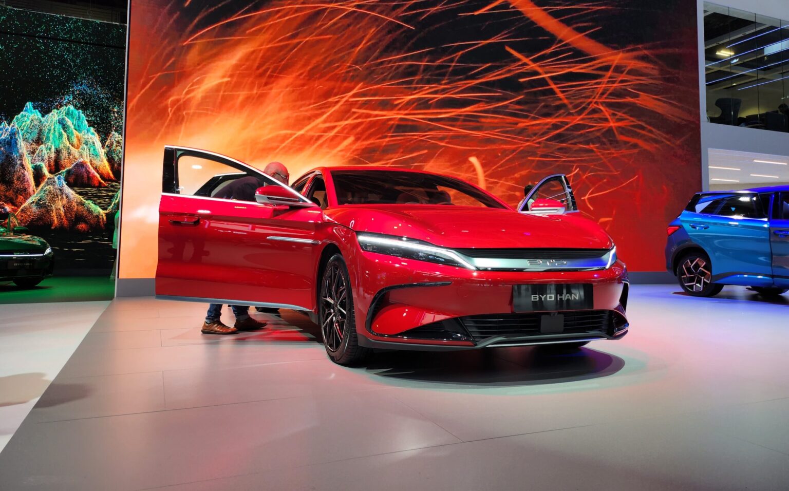 “Istmesoojendus” 150: automüügi minevik, olevik ja tulevik Pariisi autonäitus 2022, BYD Han