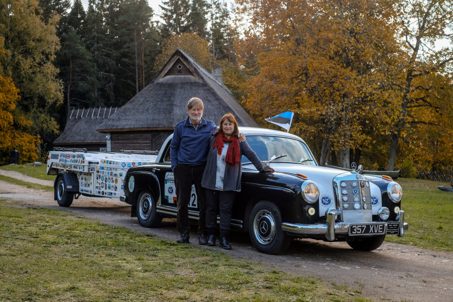 Vana Mercedesega üle maailma rännanud paar jõudis Eestisse 1957. aasta MB-ga ümber maailma
