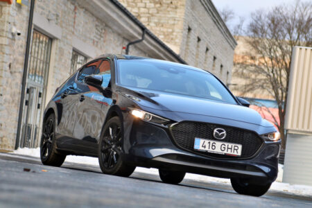 Mazda 3 sissekantud nahktagi