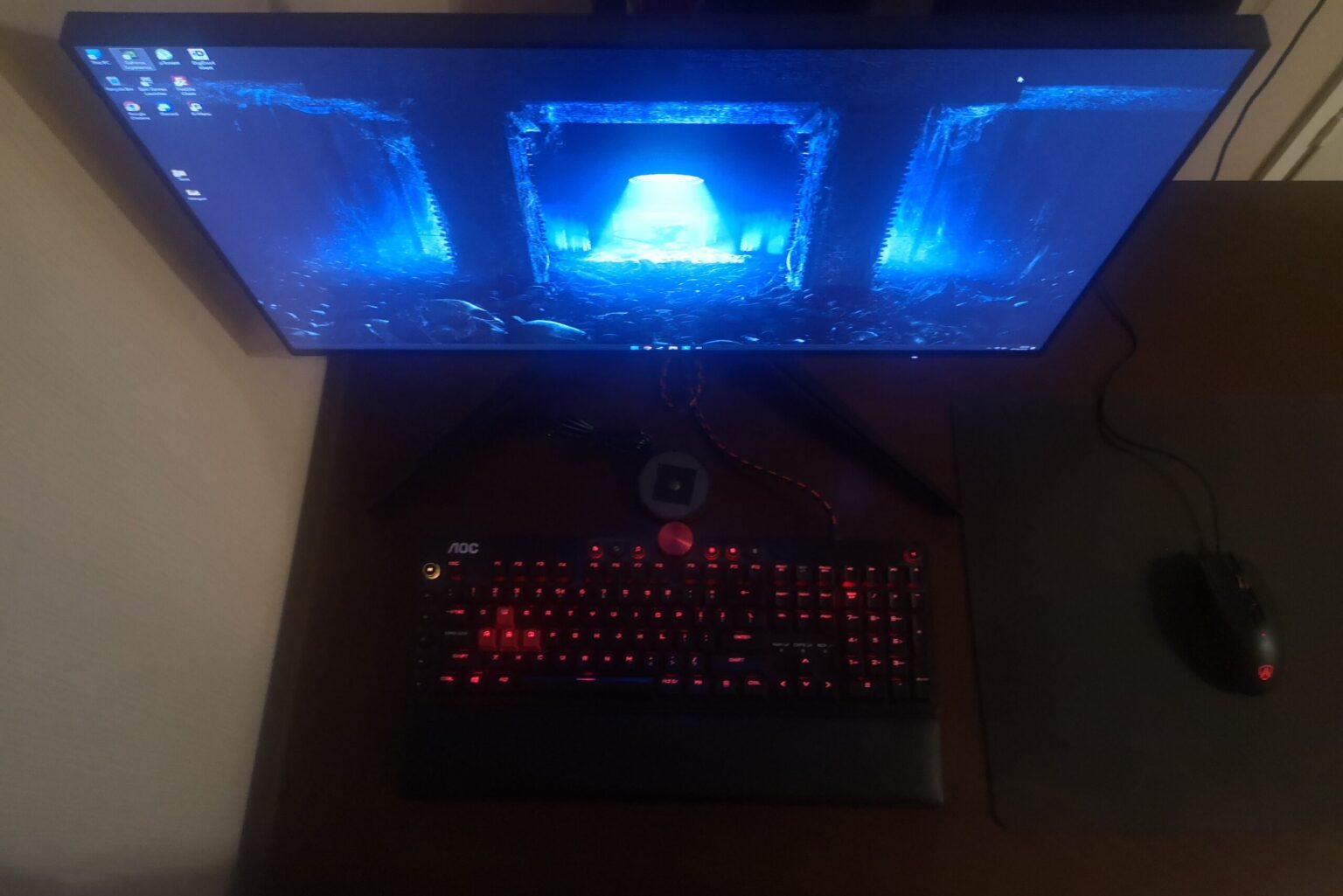 Eelarvesõbralik mängurihiir ja e-spordiks kõlbulik monitor AOC-lt AOC Agon AG274QG monitor