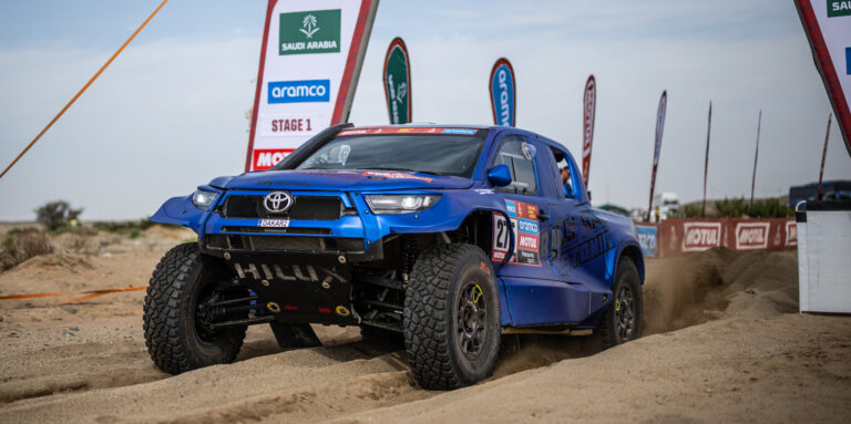 Urvo Männama ja Risto Lepiku Toyota Hilux