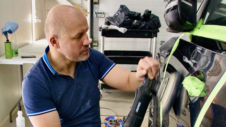 EKSPERIMENT: Auto apelsinikoorevabaks ehk Lööme värvi läikima! apelsinikoorevabaks