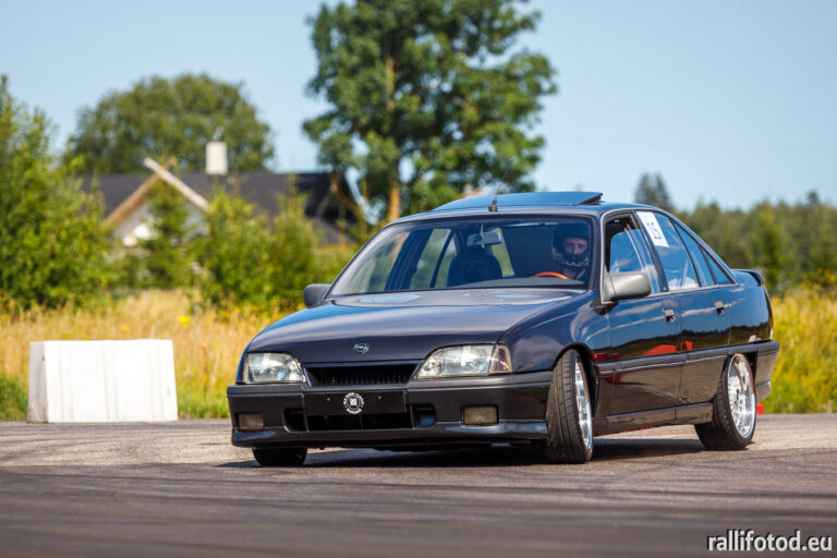 Opel Omega 3000, foto: Pille Russi/Rallifotod