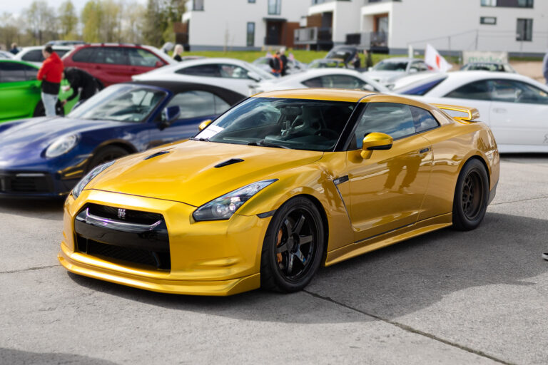 Nissan GT-R