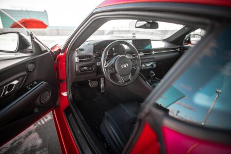 Lõppegu mõttetud seisutunnid ja saagu raha: rendi auto (turvaliselt) välja