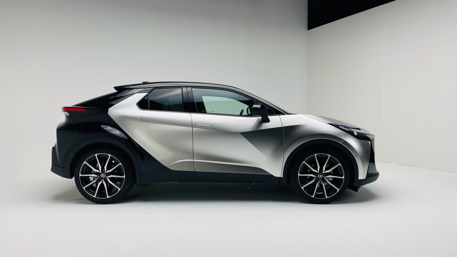 uue polvkonna toyota c-hr deja vu