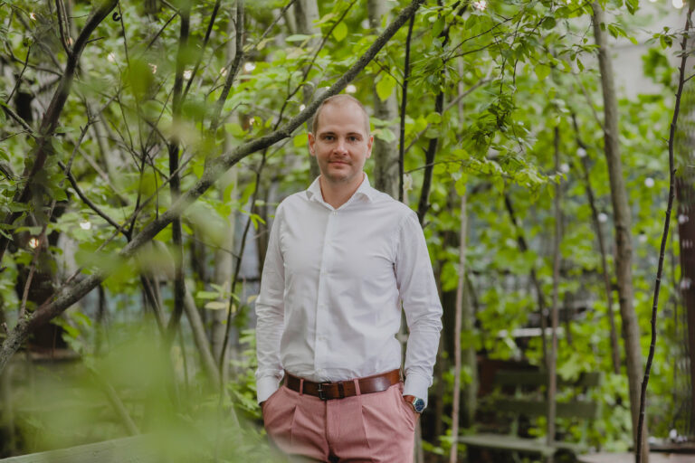 Sander Salmu, autor Marija Vie