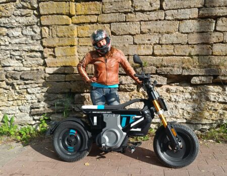 ce 02 BMW Motorrad eParkourer CE 02