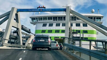 Laevafirmad suhtuvad elektriautode süttimise riskidesse erinevalt laevafirmad suhtuvad