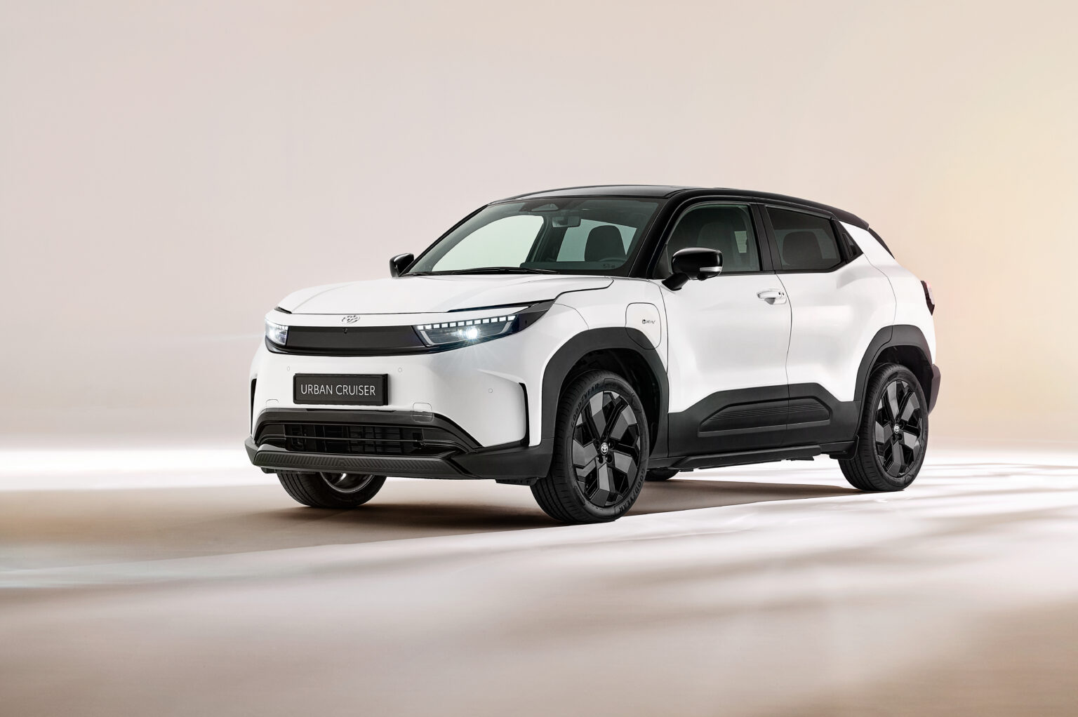 Toyota avalikustas uue elektrilise linnamaasturi Urban Cruiser Toyota Urban Cruiser 2025
