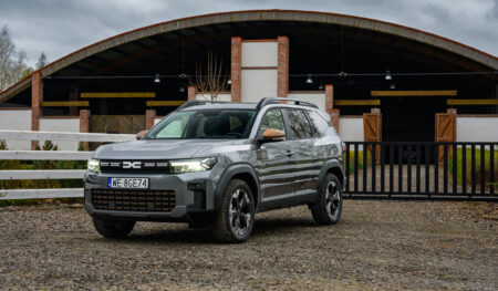 Pilk peale, käsi külge: Bigster, suurim, kalleim ja luksuslikeim Dacia Dacia Bigster, Dominik Kalamus