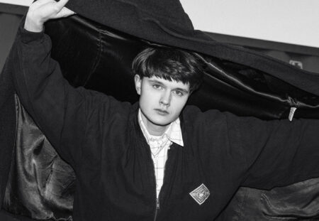 KUULA: “lõputu festival” – EiK-i seitsmes stuudioalbum on totaalne “kõrvauss” lõputu festival