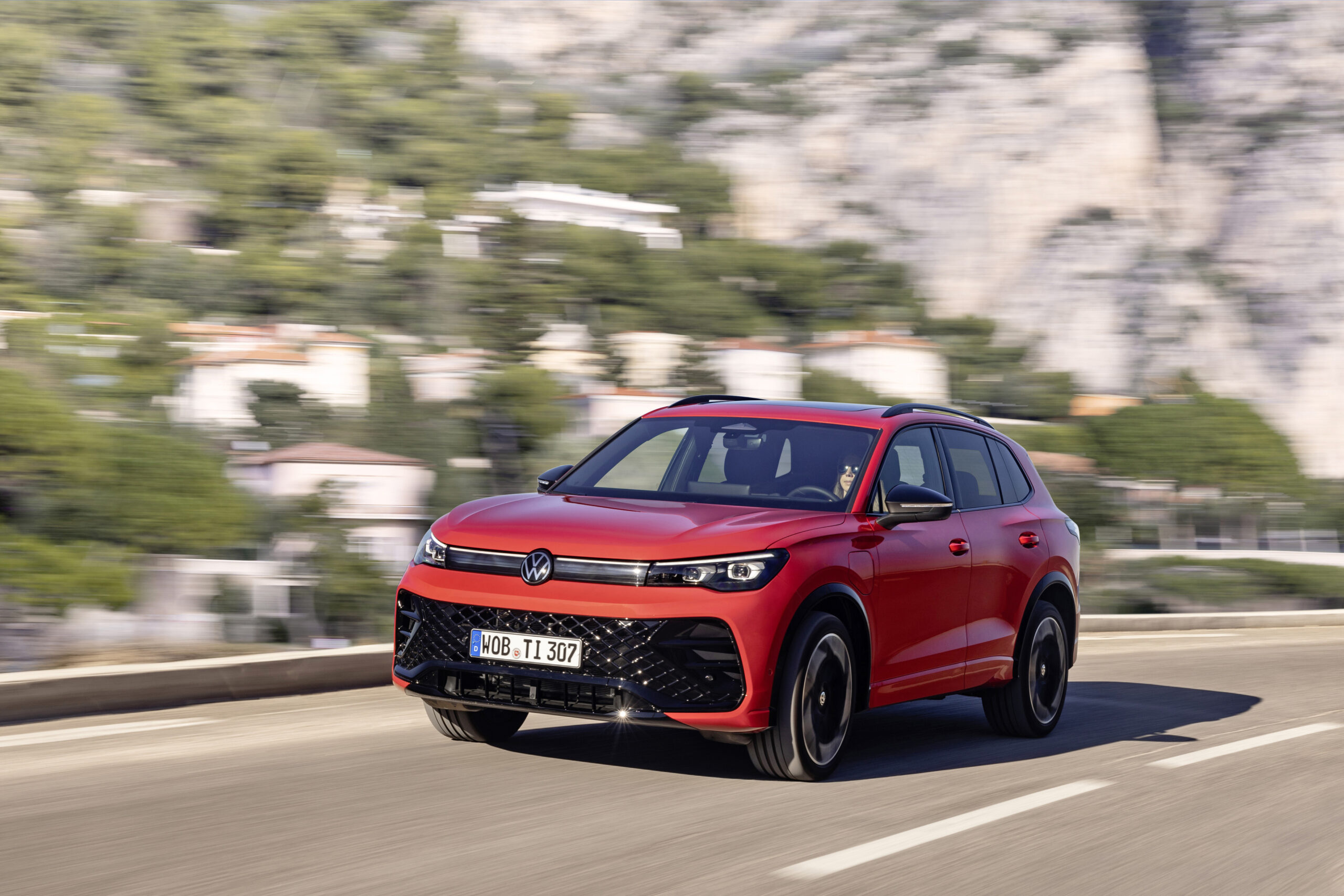 Tiguan ilmus Volkswageni mudelivalikusse 2007. aastal ja sellest ajast alates on ta saavutanud endale täieliku müügihiti staatuse. Tiguan on üleilmselt Volkswag
