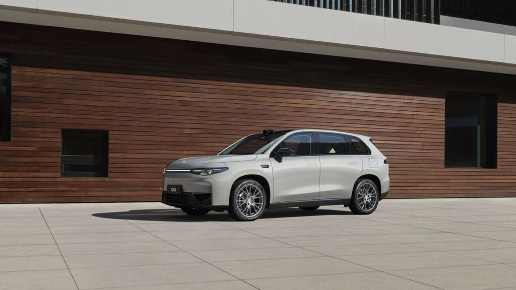 DRAAKONI AJASTU: Täiselektrilise linnadžiibi hind võib kukkuda 6000 euroni Täiselektrilise linnadžiibi hind võib kukkuda 6000 euroni