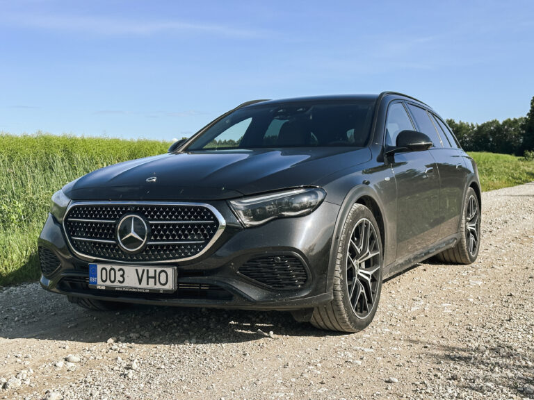 E-klassi universaal – S-klassi vÀÀriline “oma kookon” Mercedes-Benz E-klass S214 universaal, Vladimir NiinimĂ€ki