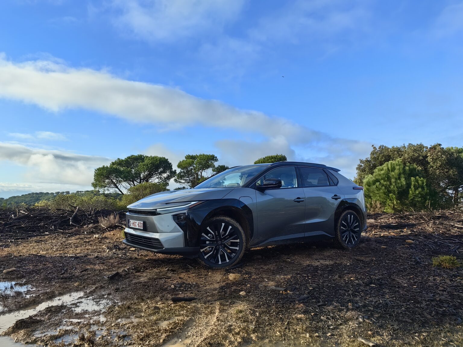 Pilk peale, käsi külge: uuendatud Toyota bZ4X