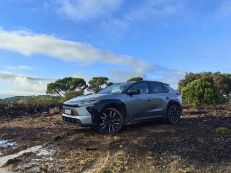 Pilk peale, käsi külge: uuendatud Toyota bZ4X