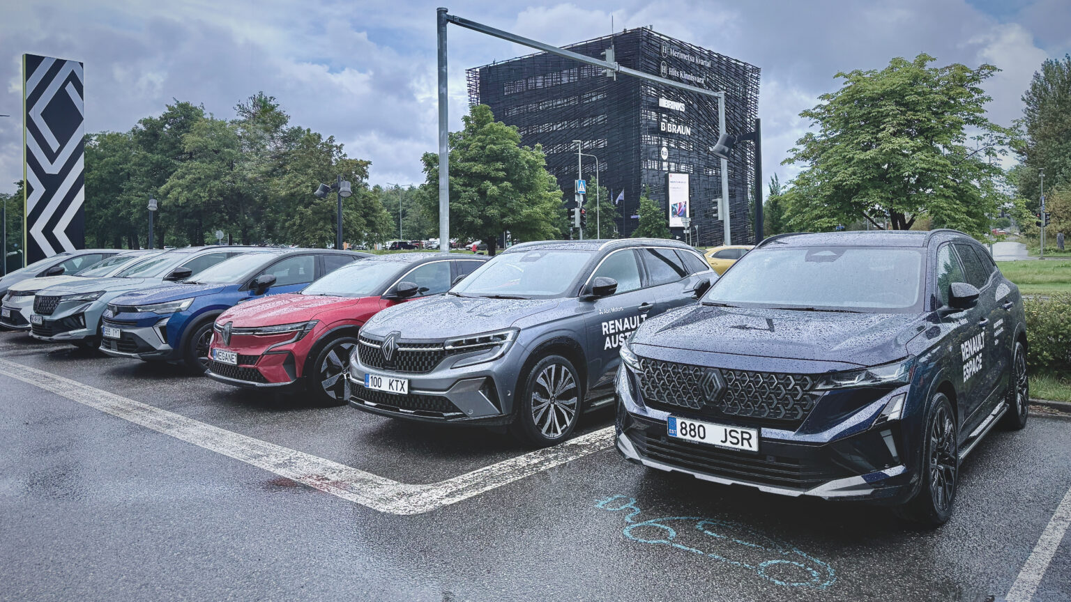 Kui kahurid kõnelevad, siis värvid vaikivad