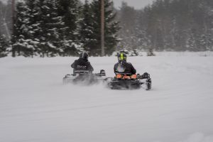 Laitse jääkardirada, Kelly Tikkop