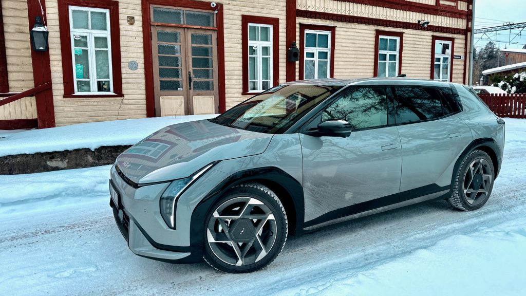 Uus KIA EV4: Konkurentidega võrreldes kõrgtase Uus KIA EV4 Konkurentidega võrreldes kõrgtase